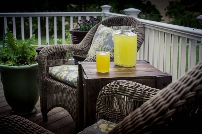 DIY Pallet Side Tables