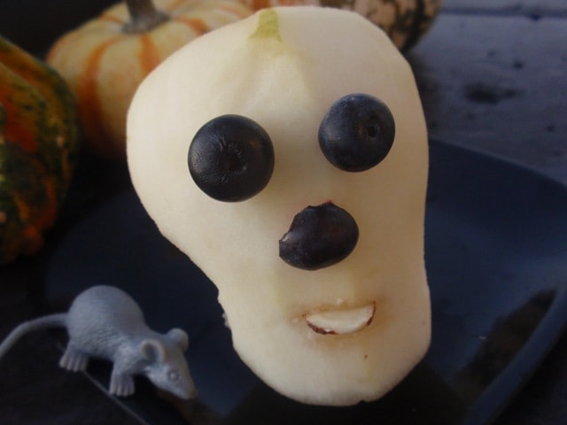 pear skull snack