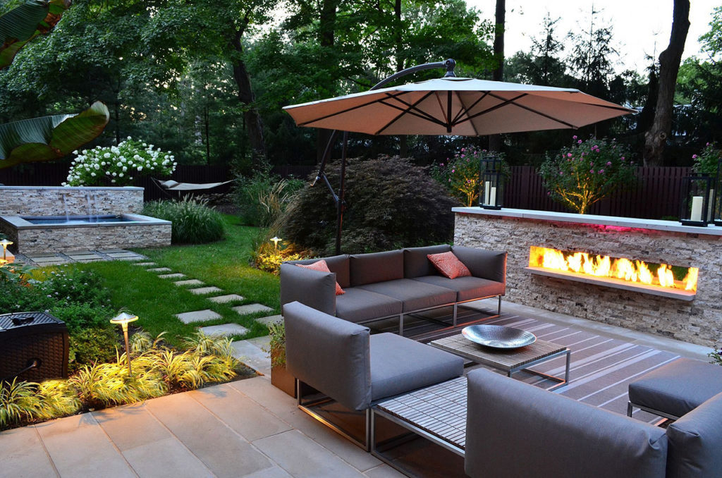 Modern-Backyard-Awesome-Small-Garden-Design-Water-Feature Sofa Fireplace