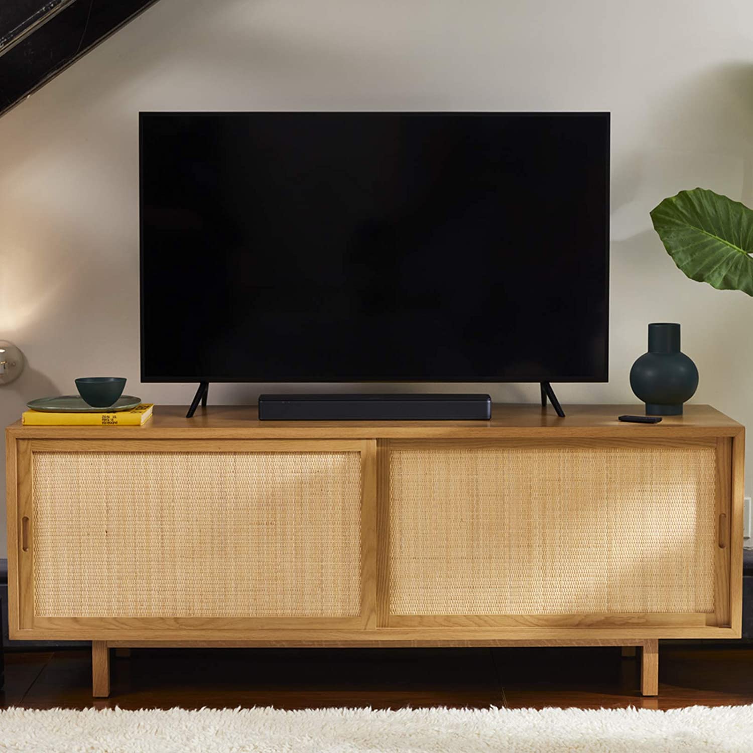 Bose TV Soundbar under TV